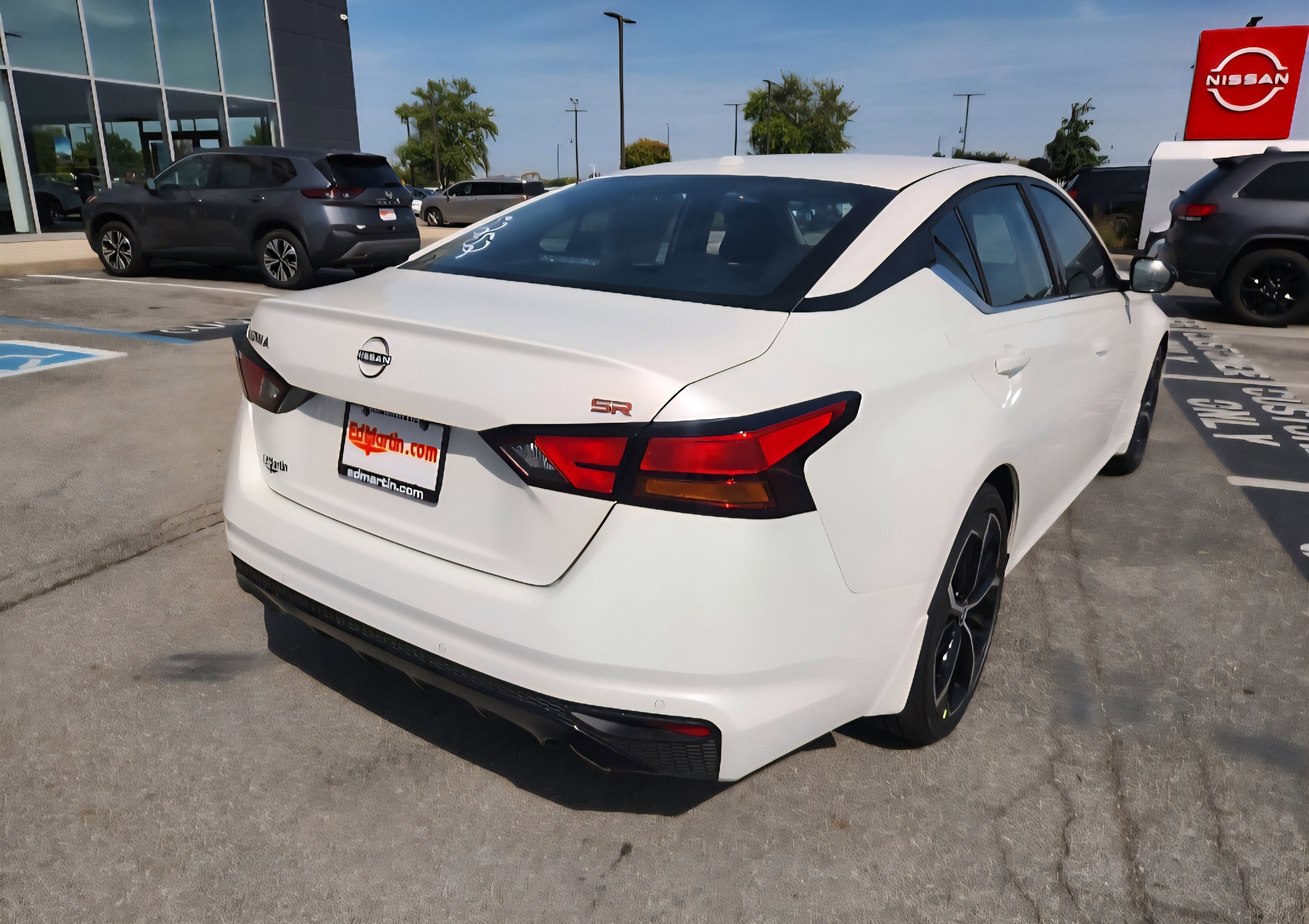 2025 Nissan Altima SR