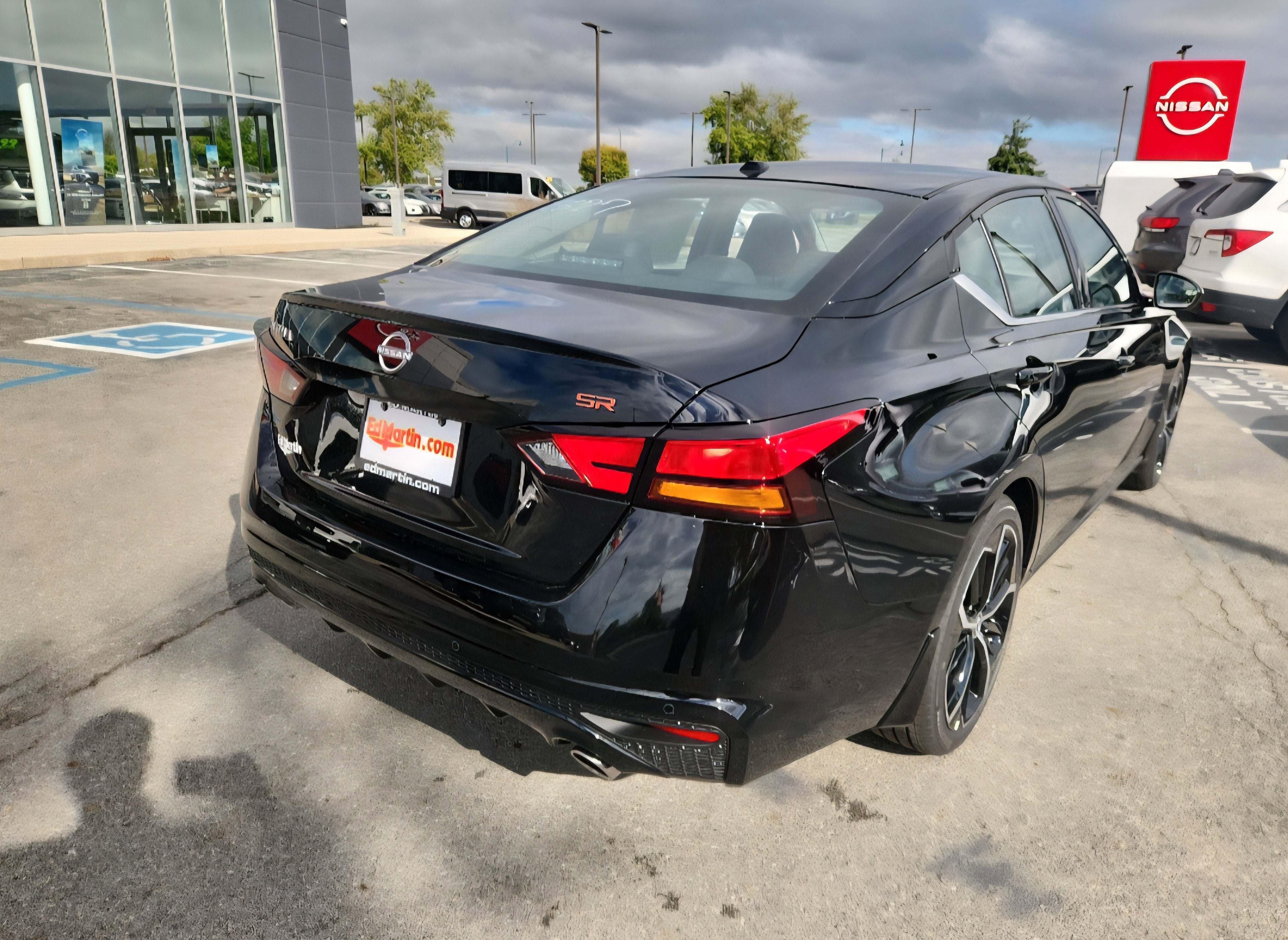 2025 Nissan Altima SR