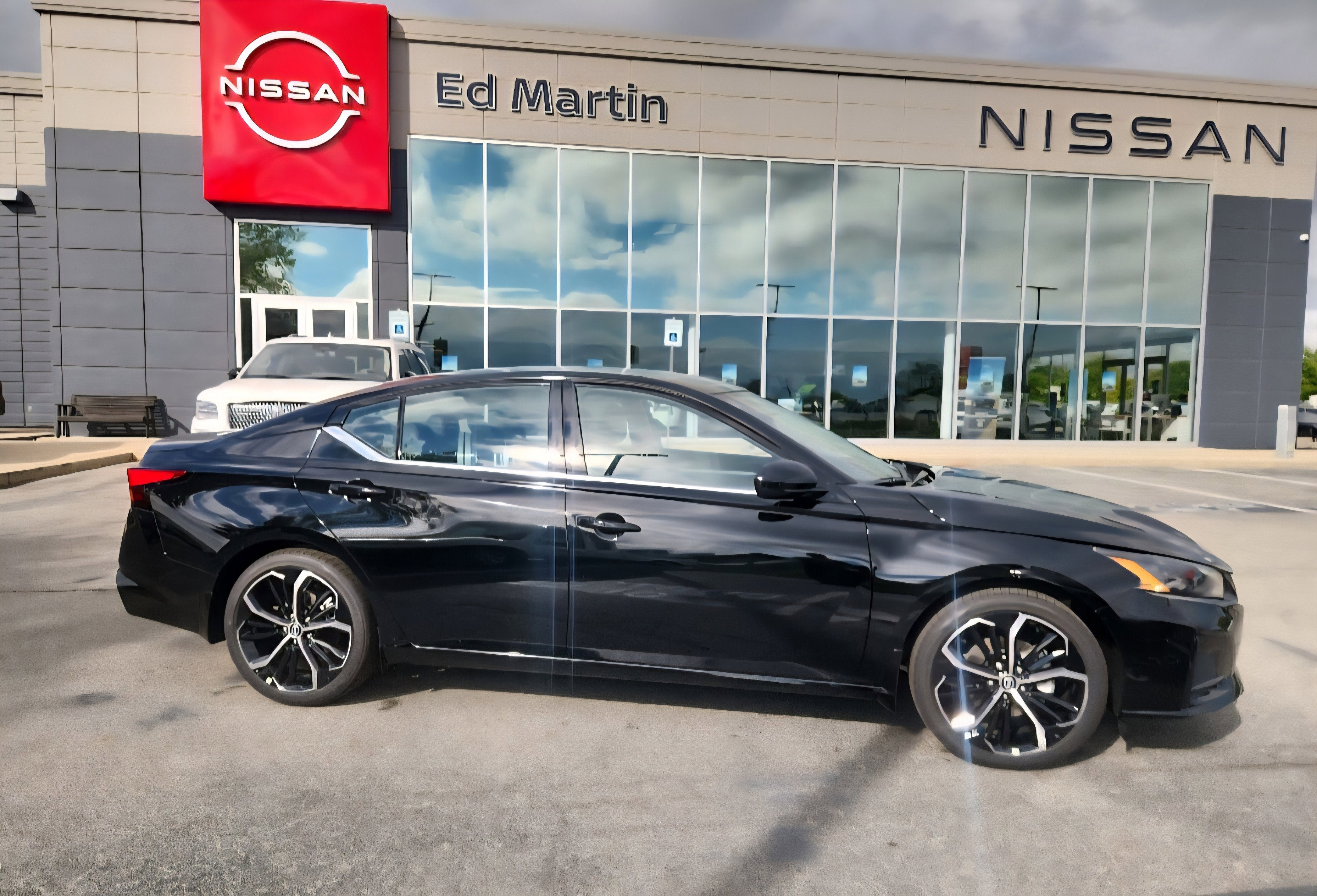 2025 Nissan Altima SR