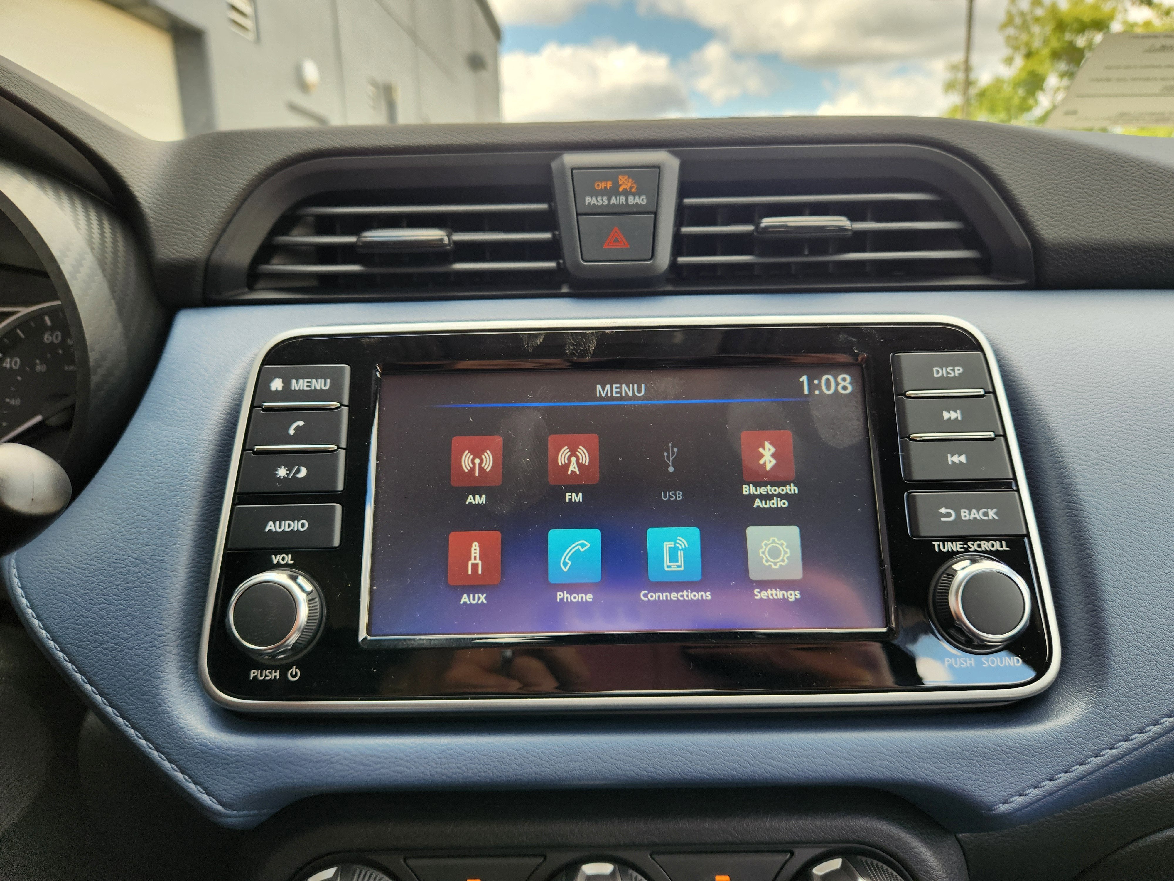 2025 Nissan Versa SV