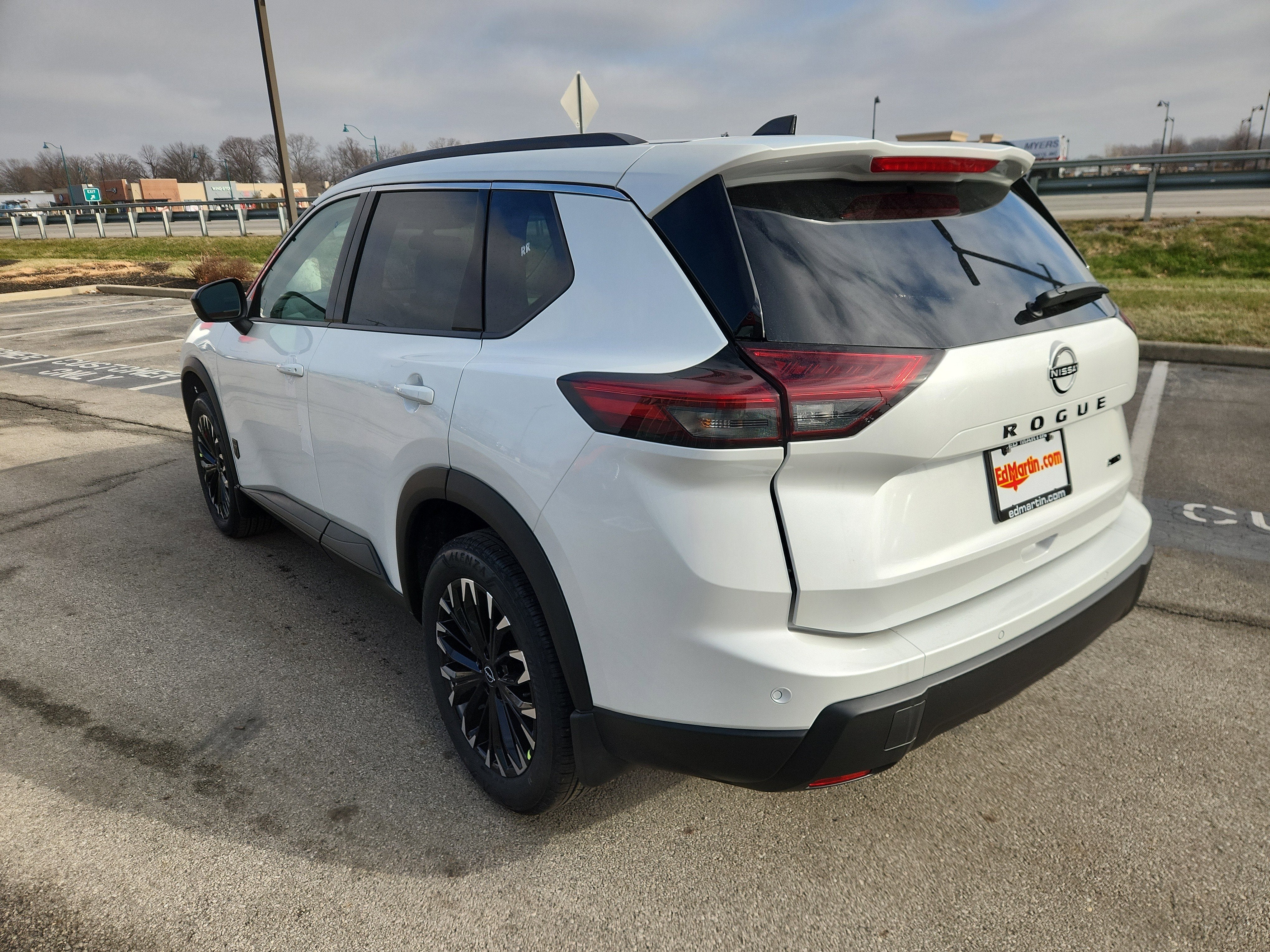 2026 Nissan Rogue Dark Armor