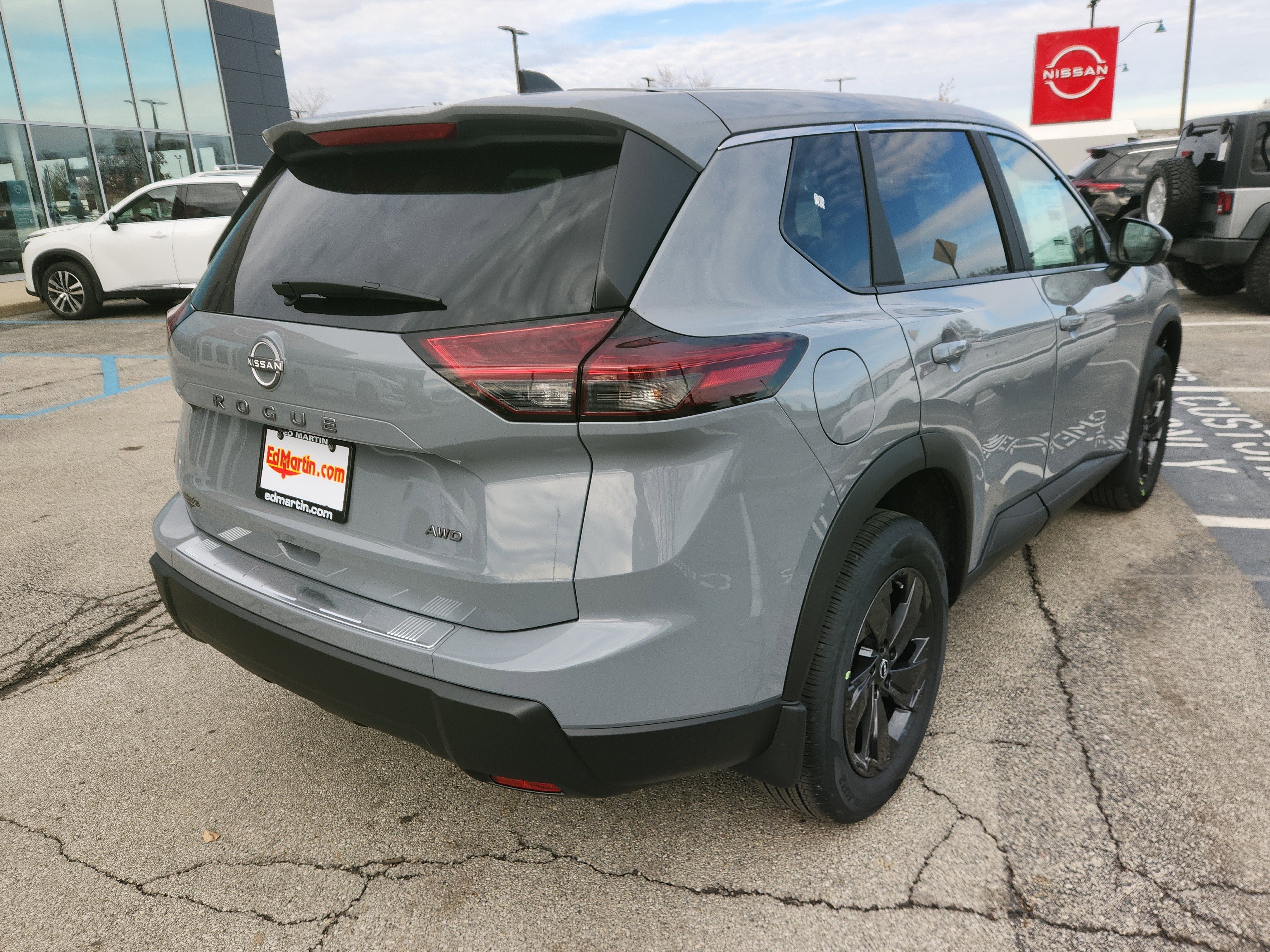 2026 Nissan Rogue SV