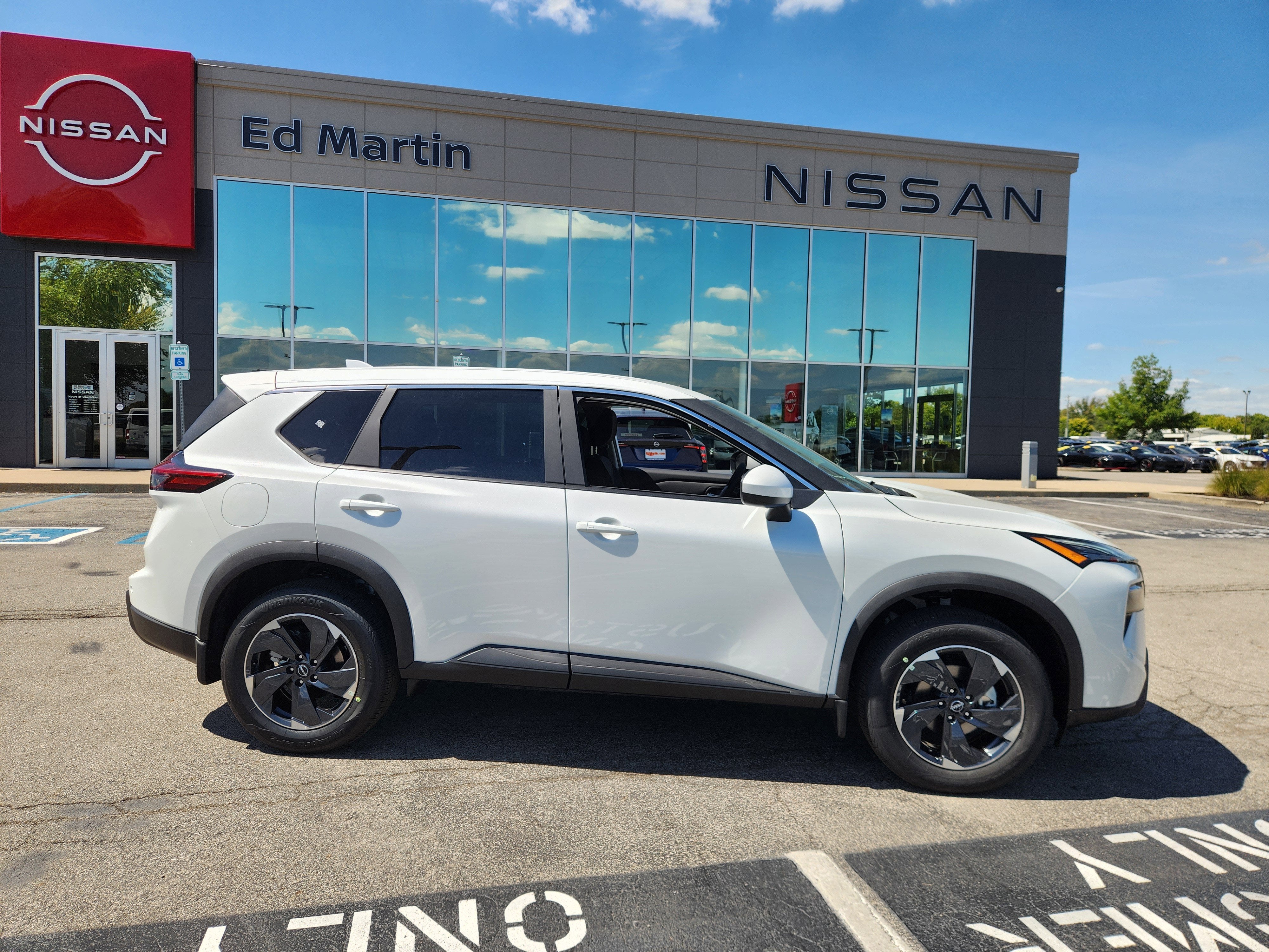 2026 Nissan Rogue SV