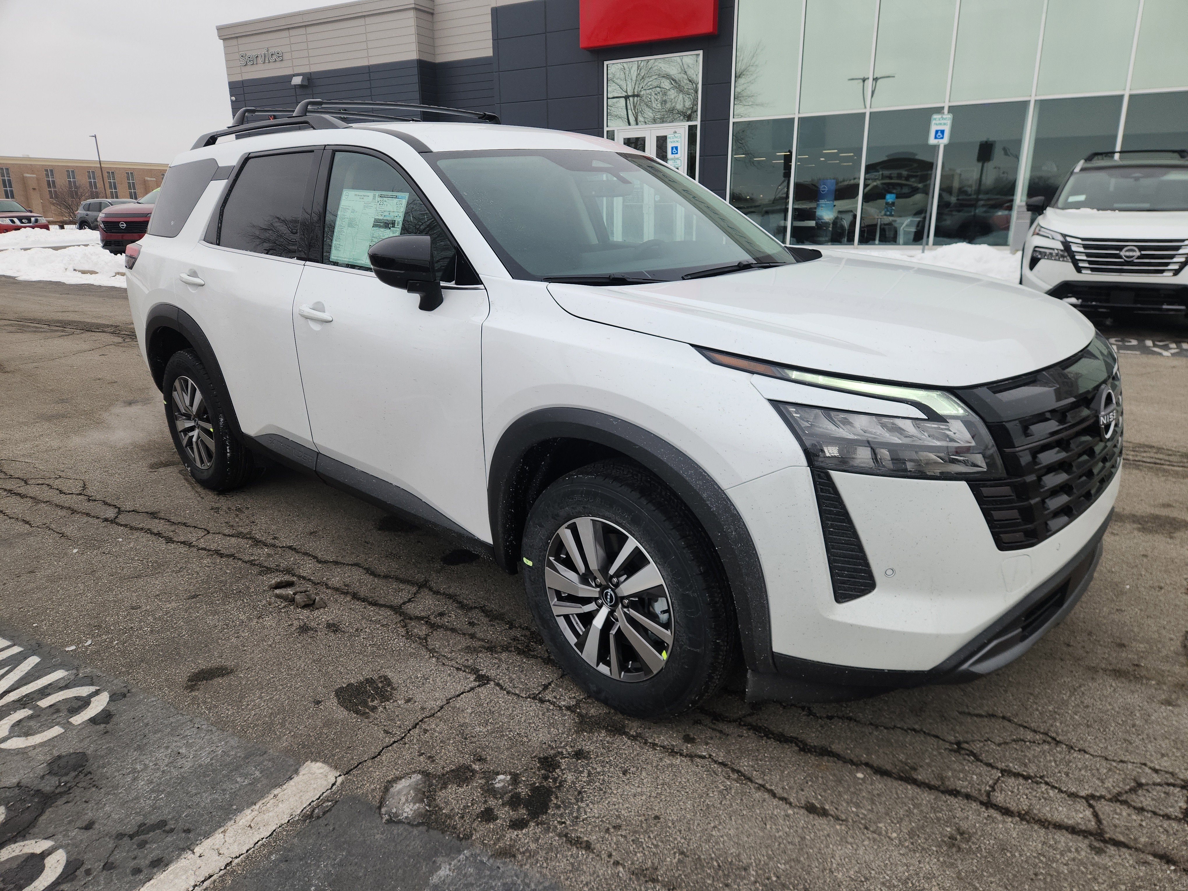 2026 Nissan Pathfinder SL