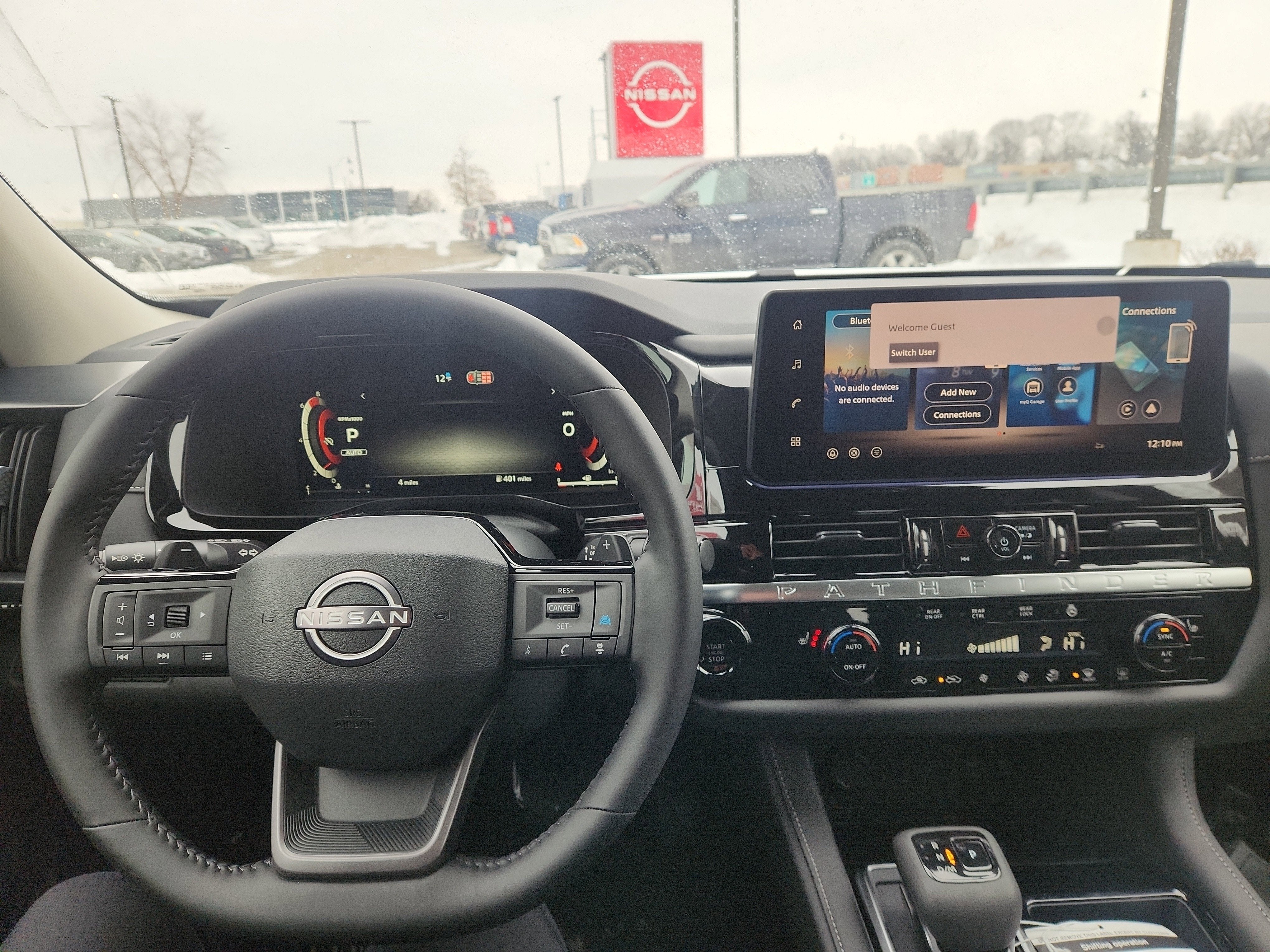 2026 Nissan Pathfinder SL