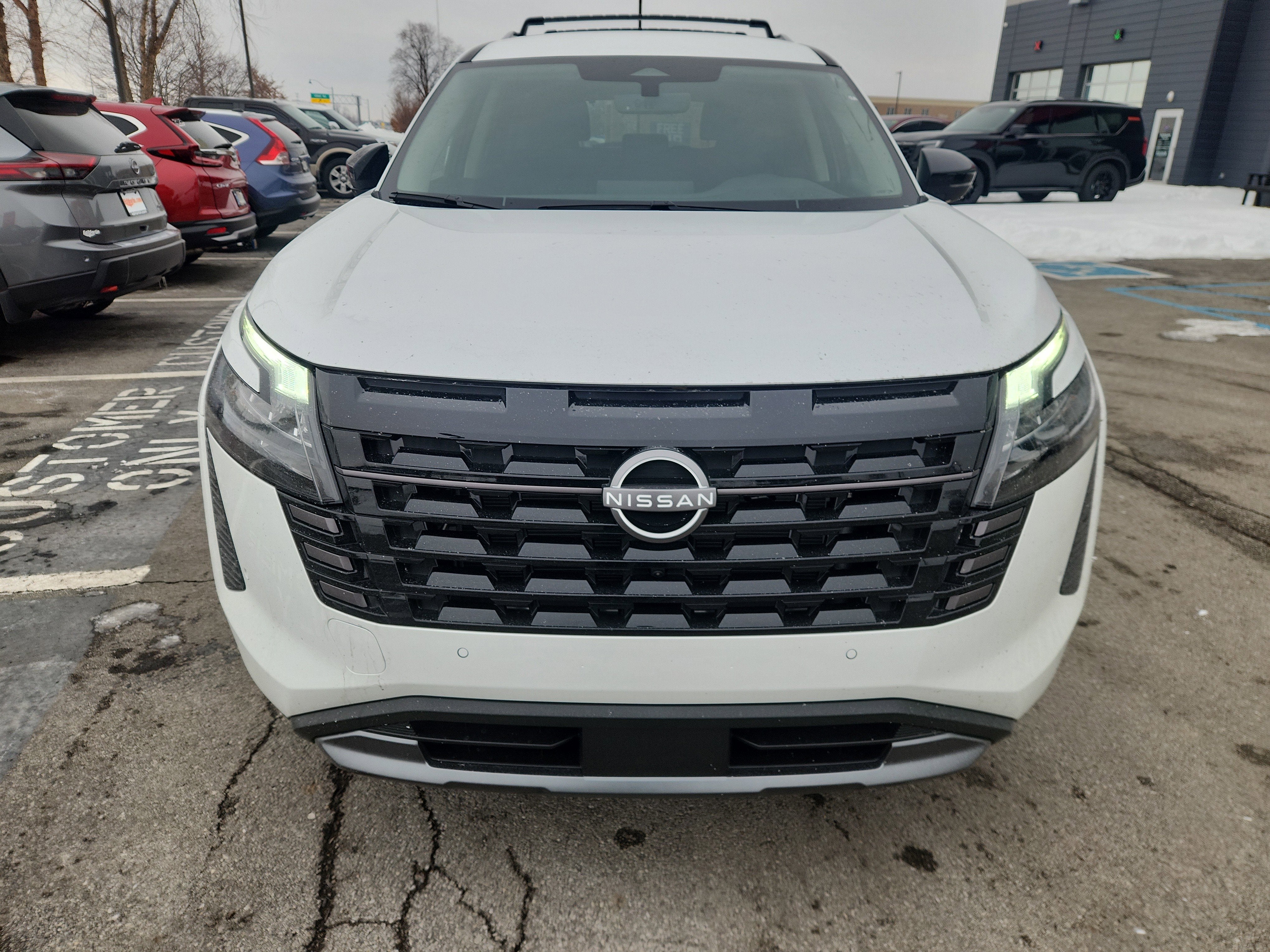 2026 Nissan Pathfinder SL