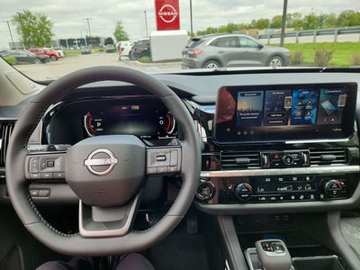 2026 Nissan Pathfinder SL