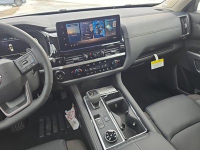 2026 Nissan Pathfinder SL