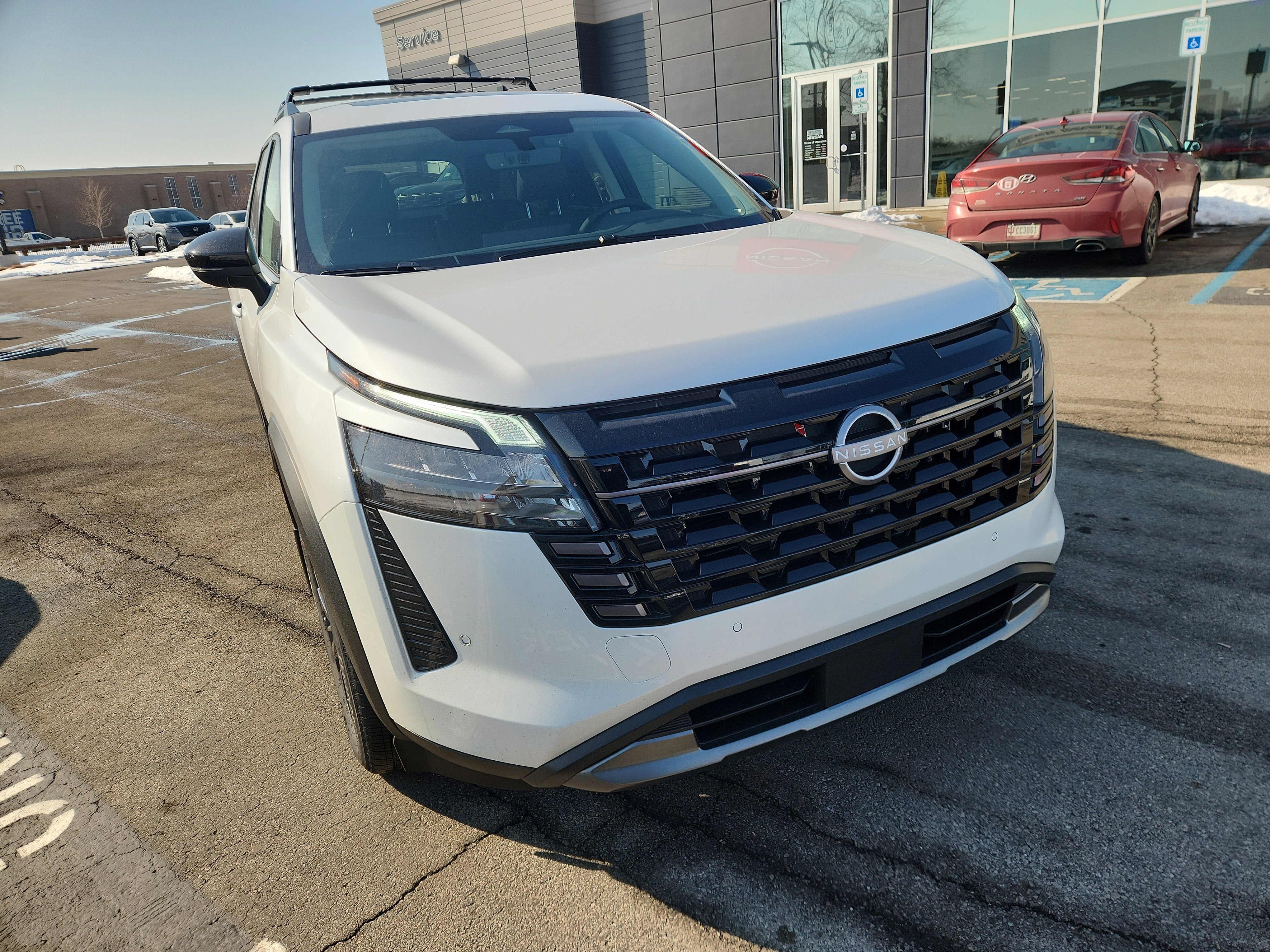 2026 Nissan Pathfinder SL