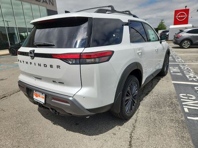 2026 Nissan Pathfinder SL