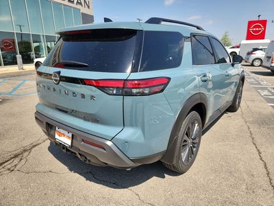 2026 Nissan Pathfinder SL