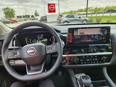 2026 Nissan Pathfinder SL