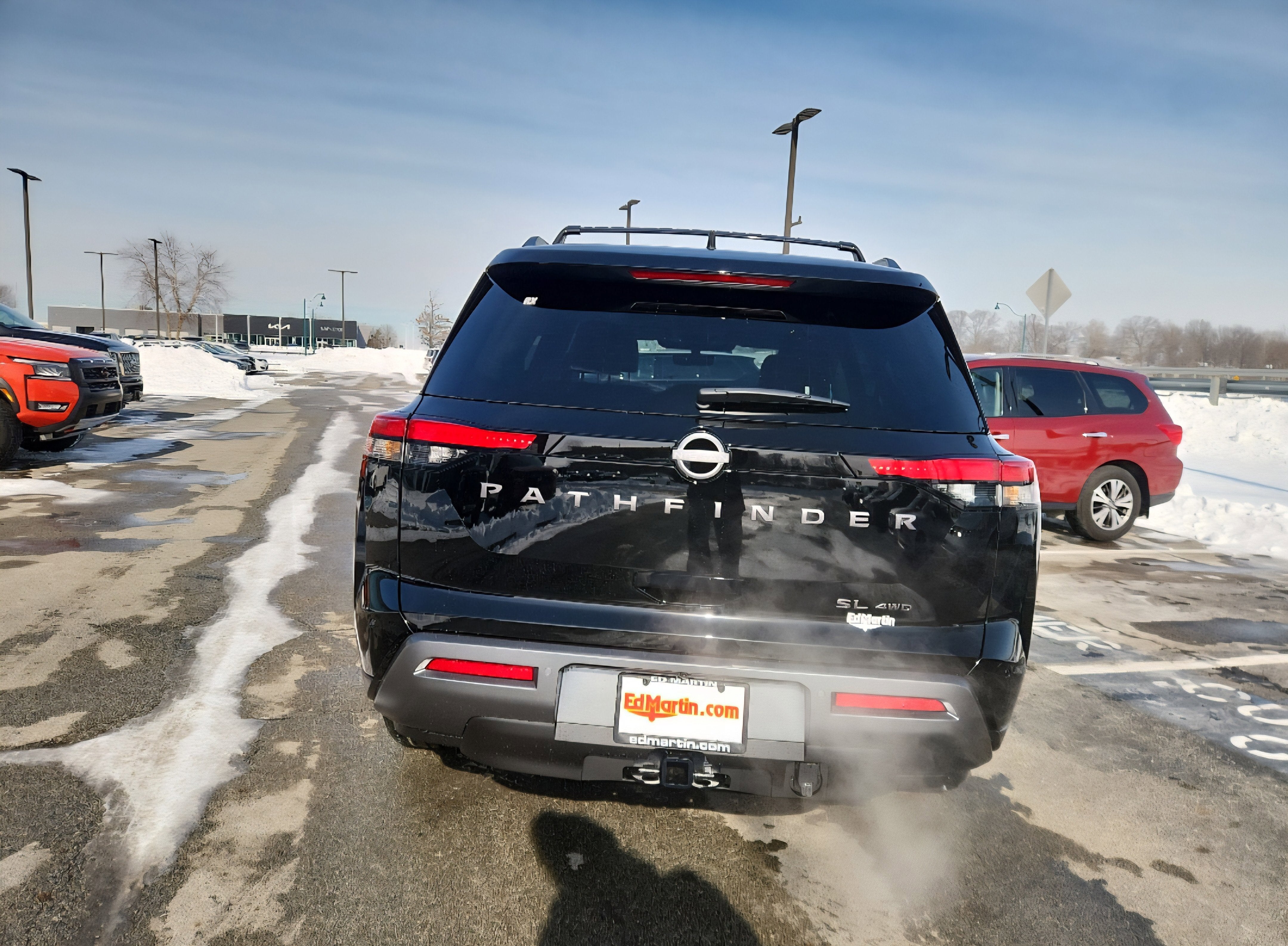 2026 Nissan Pathfinder SL