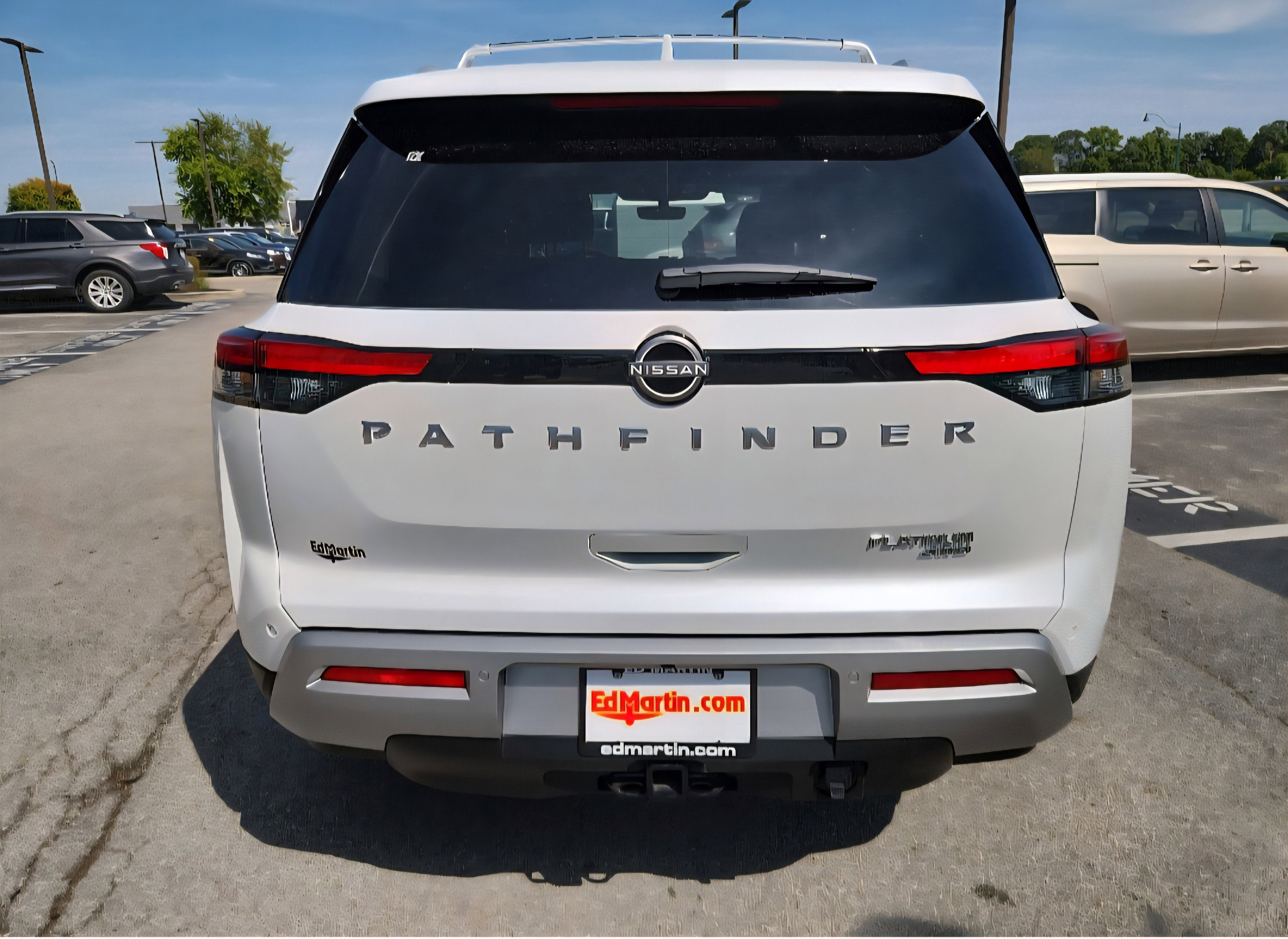 2025 Nissan Pathfinder Platinum