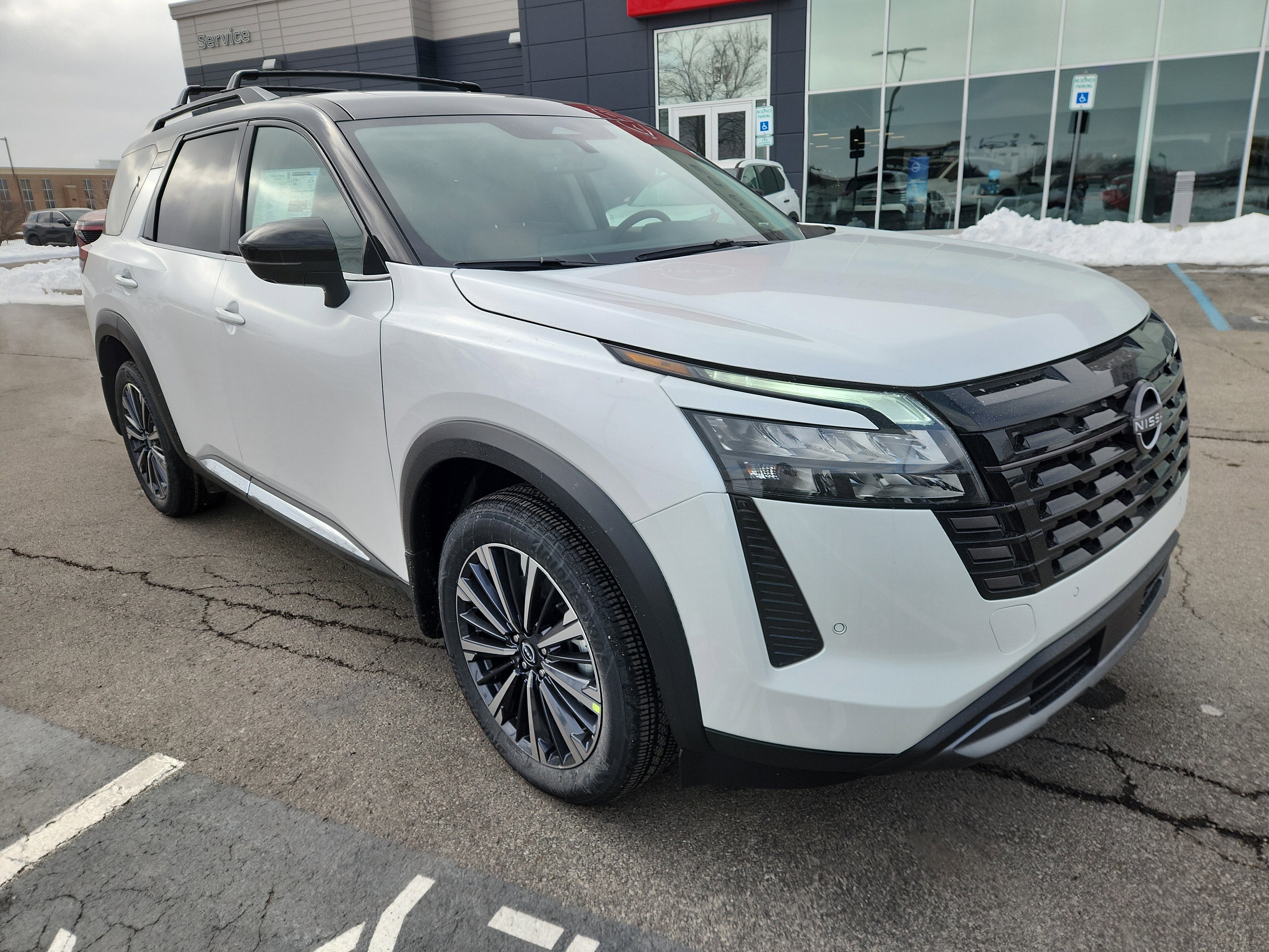 2026 Nissan Pathfinder Platinum