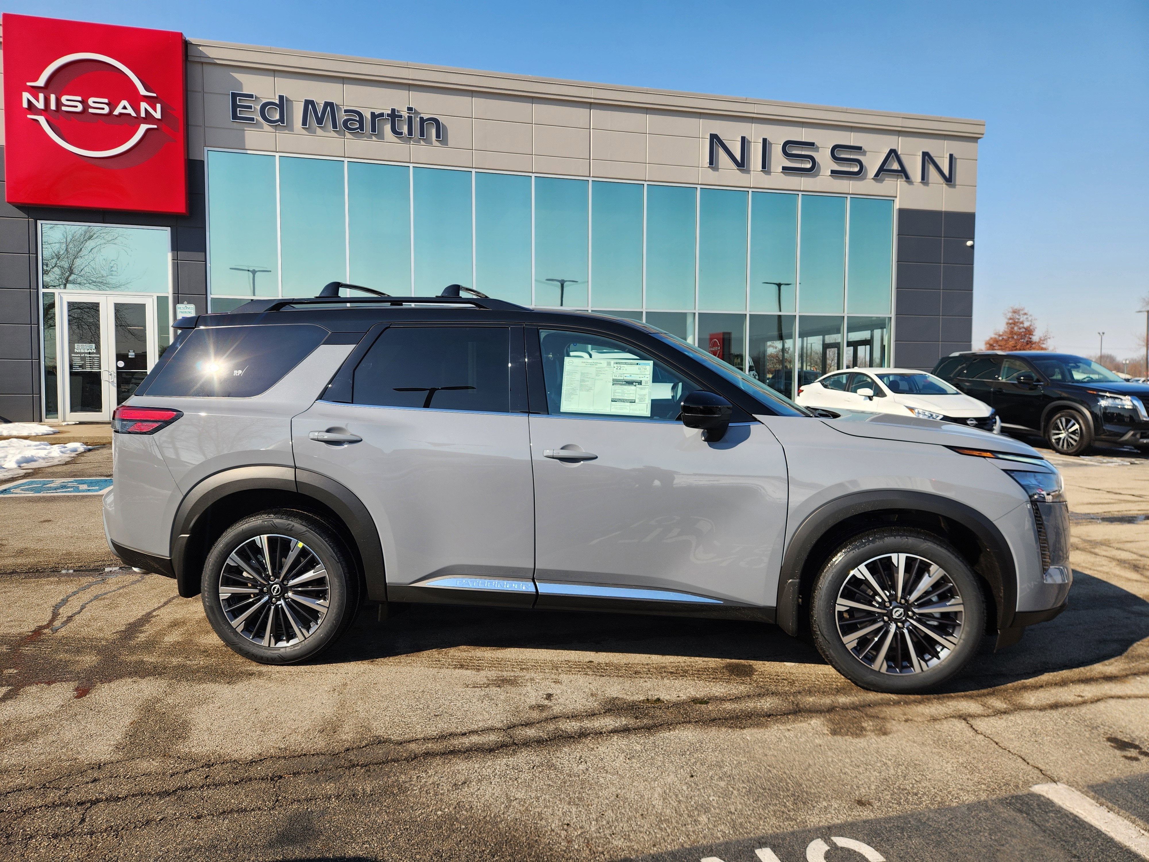 2026 Nissan Pathfinder Platinum