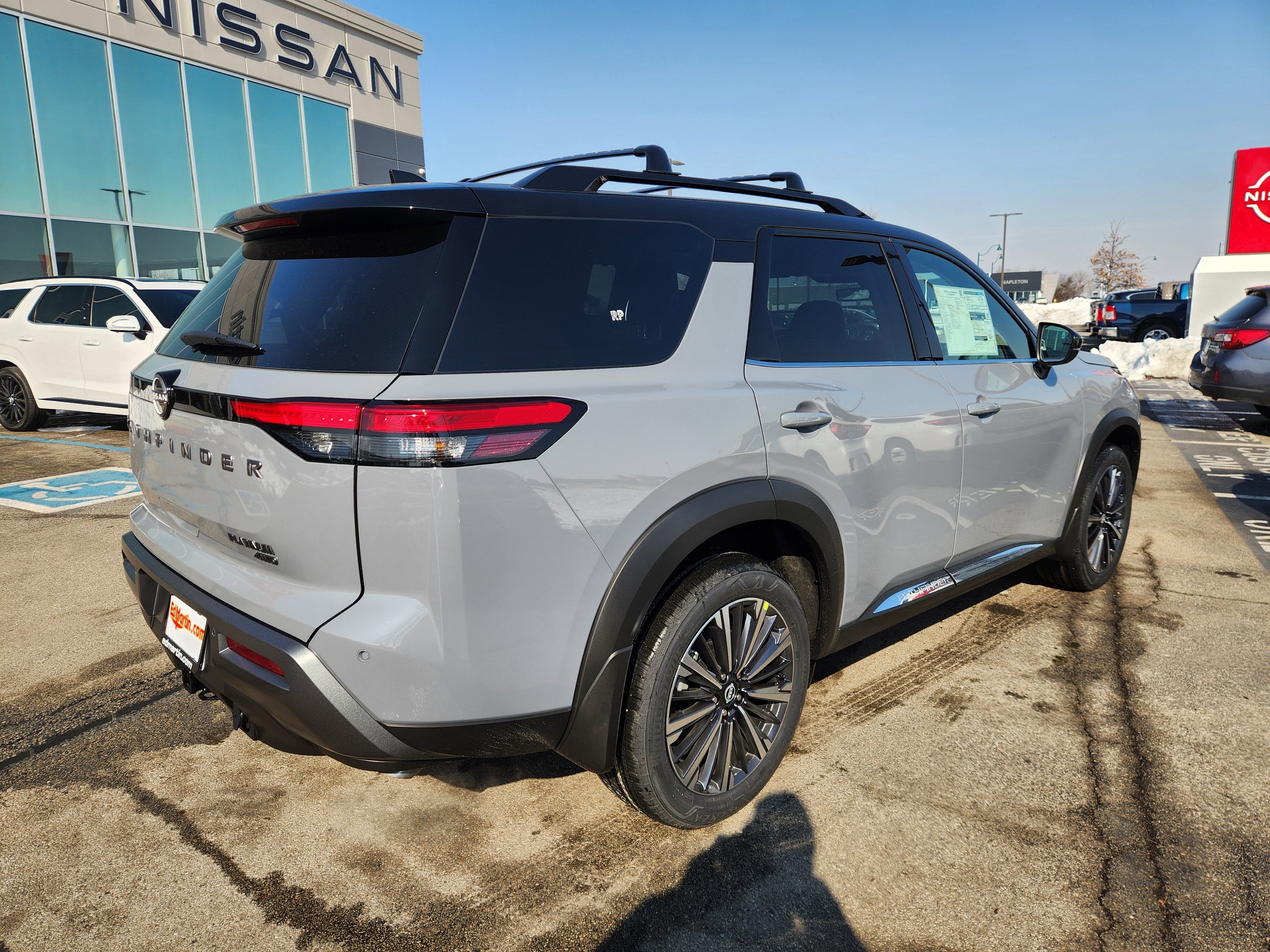 2026 Nissan Pathfinder Platinum