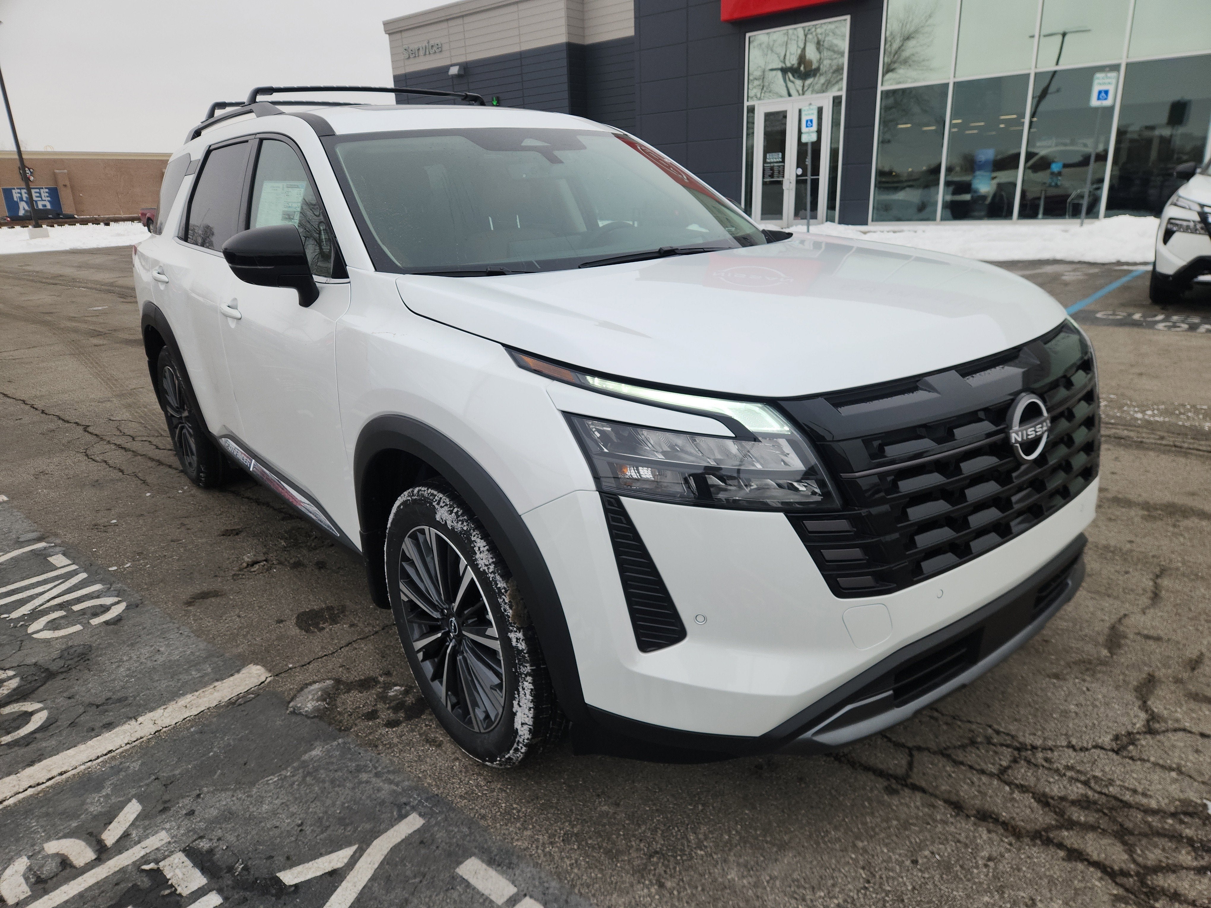 2026 Nissan Pathfinder Platinum