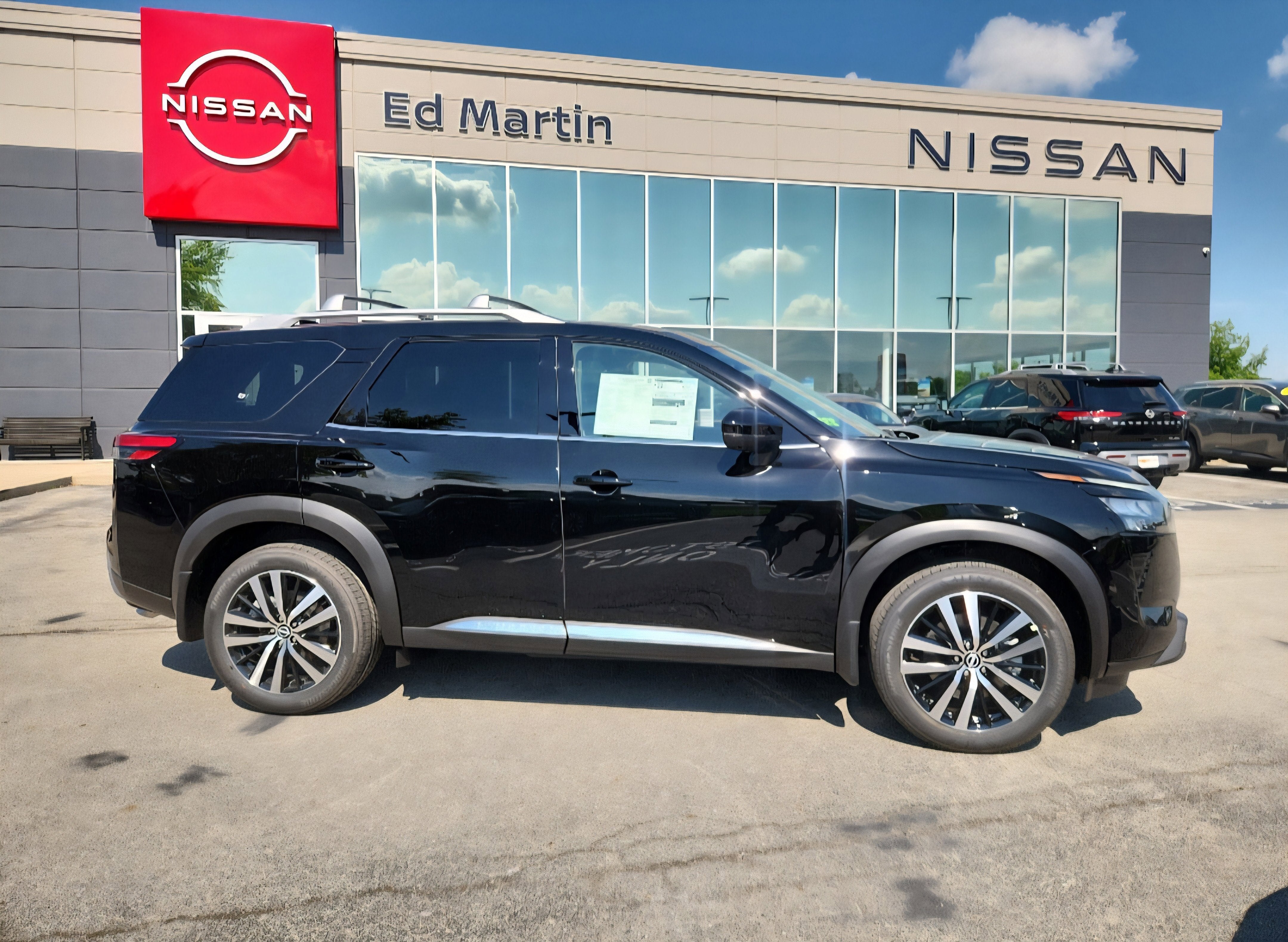 2025 Nissan Pathfinder Platinum