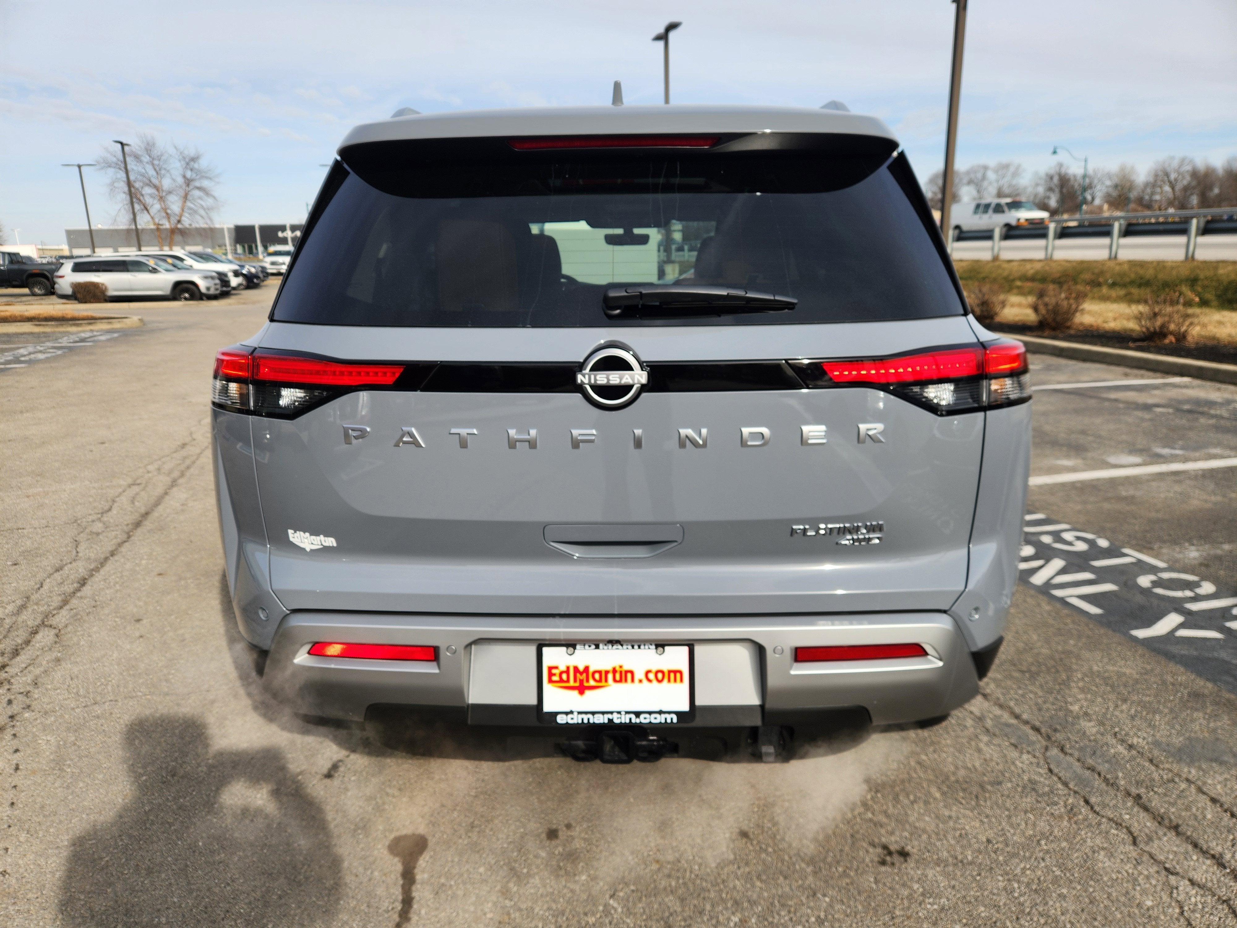 2025 Nissan Pathfinder Platinum