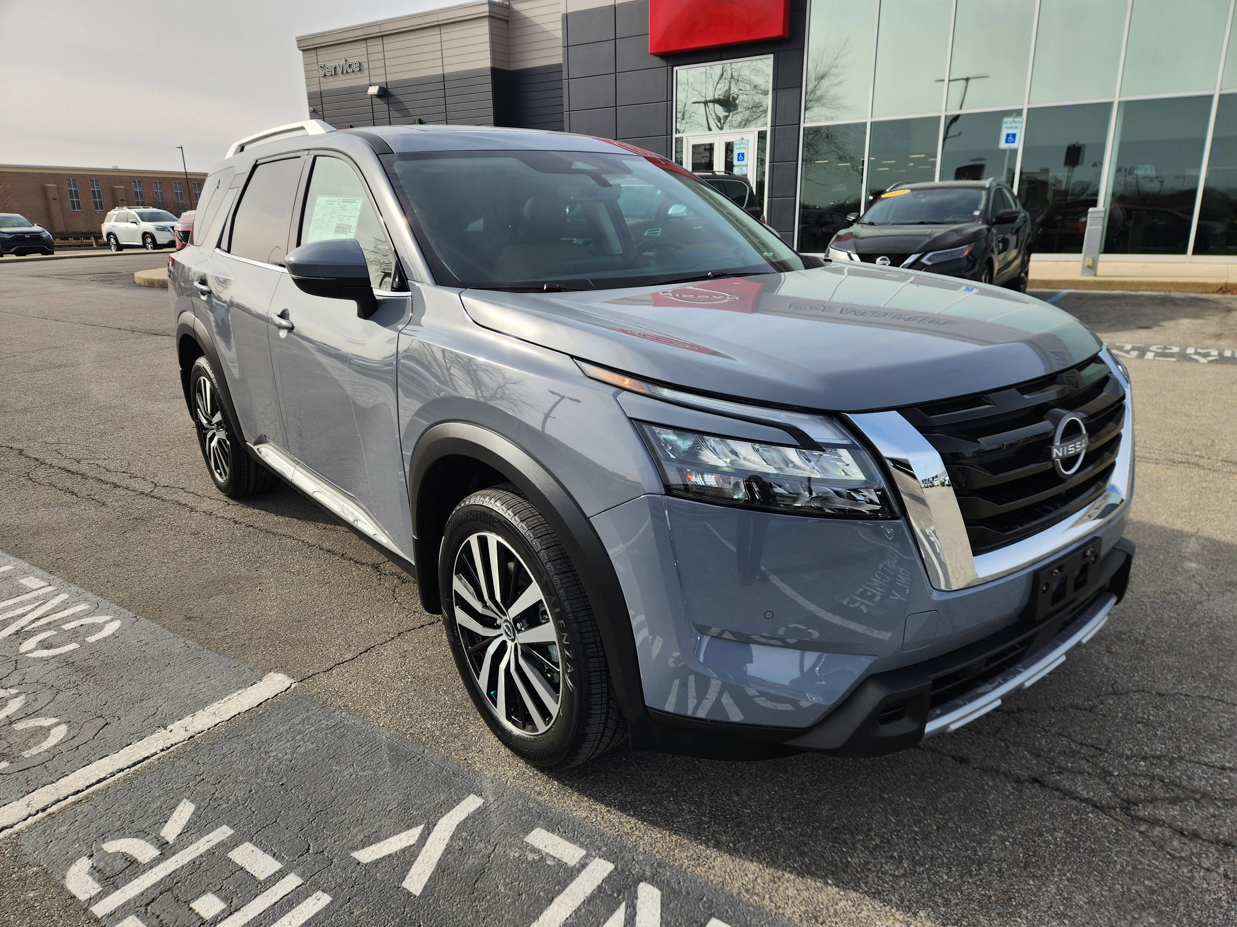 2025 Nissan Pathfinder Platinum