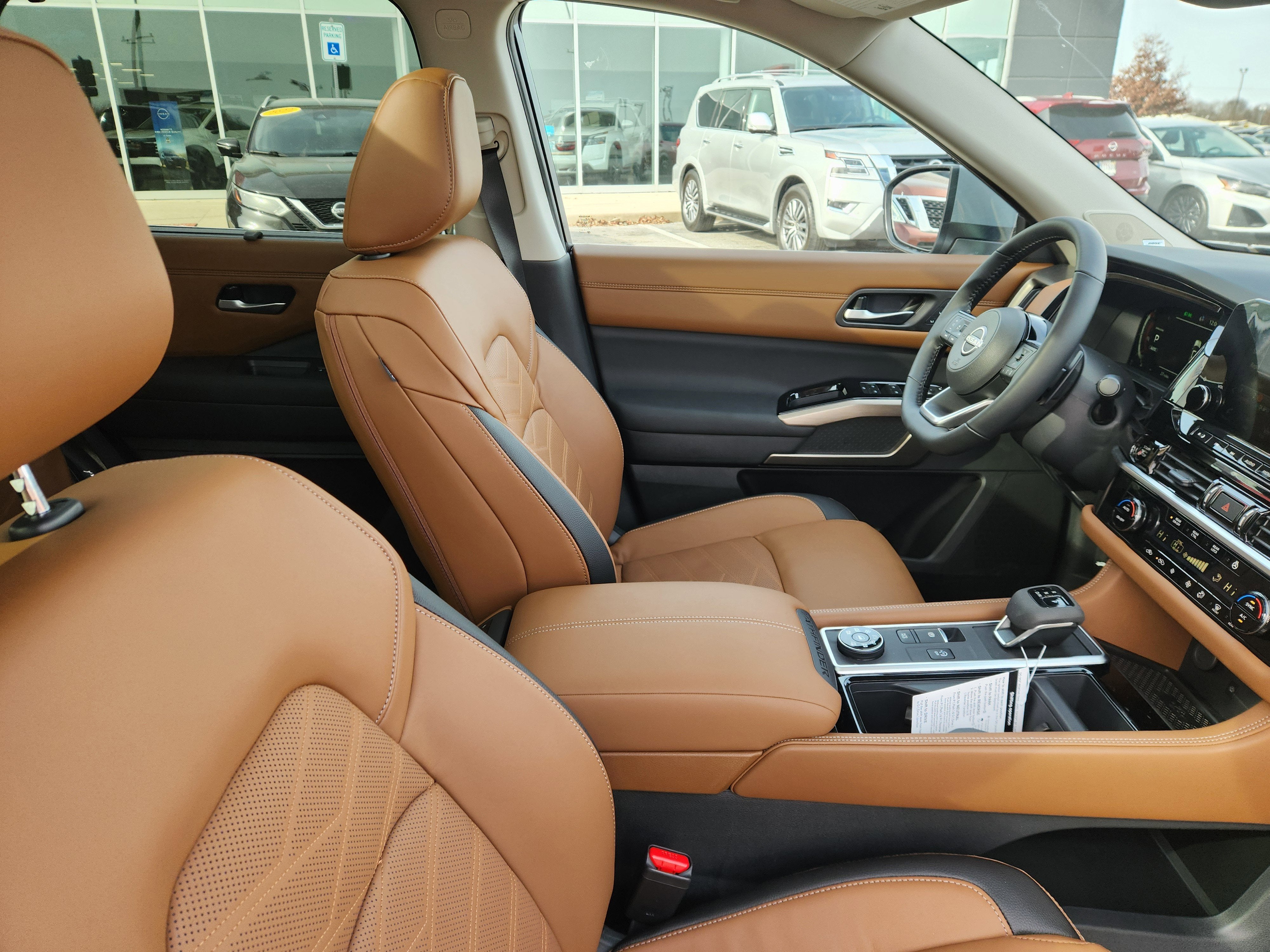 2025 Nissan Pathfinder Platinum