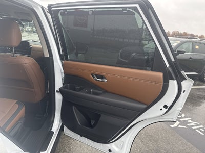 2025 Nissan Pathfinder Platinum