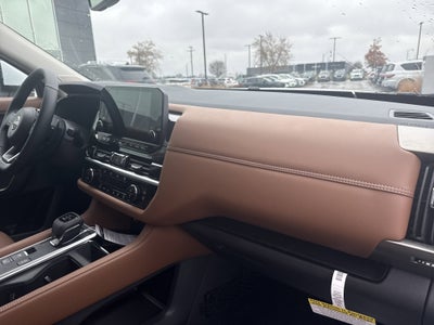 2025 Nissan Pathfinder Platinum