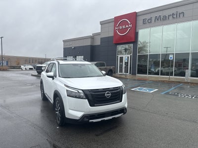 2025 Nissan Pathfinder Platinum