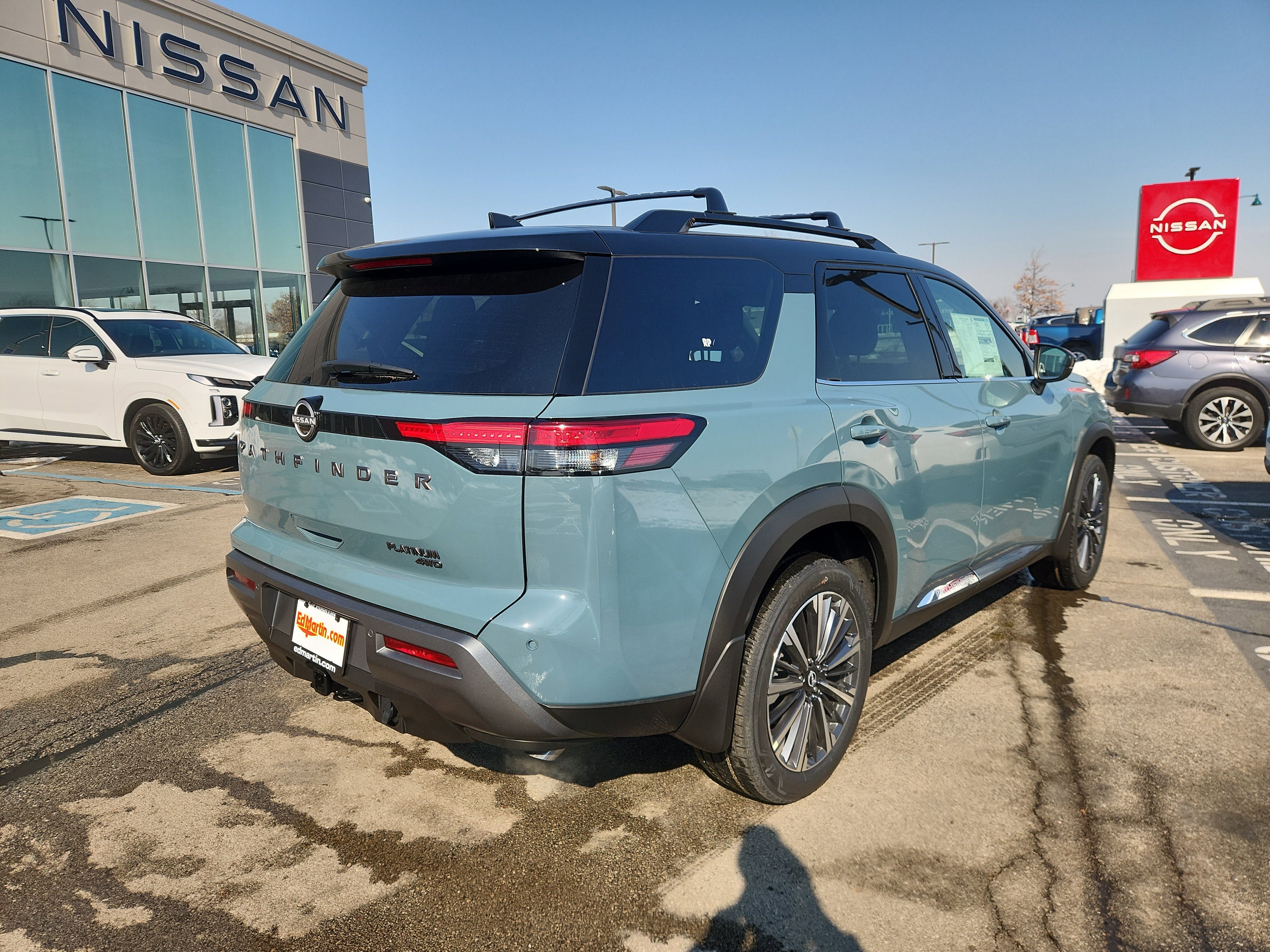 2026 Nissan Pathfinder Platinum