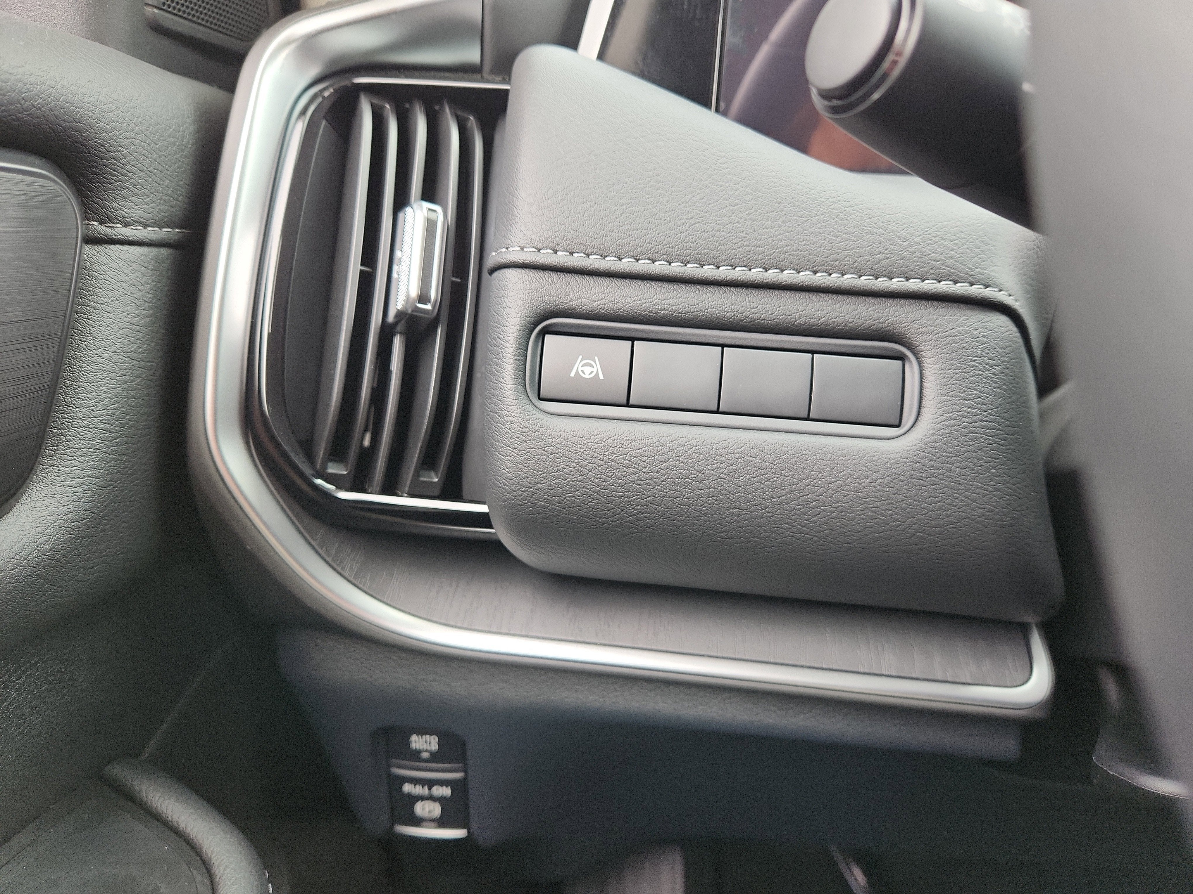 2026 Nissan Armada SV